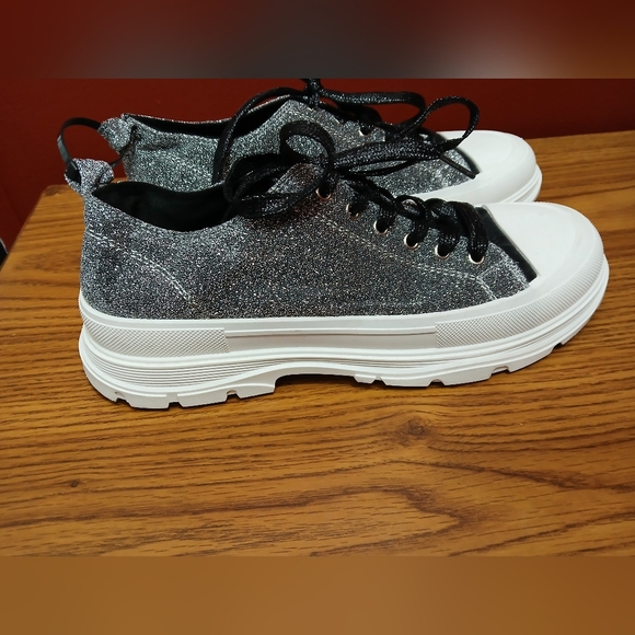 Silver Glitter Sneaker True Religion - Picture 3 of 13